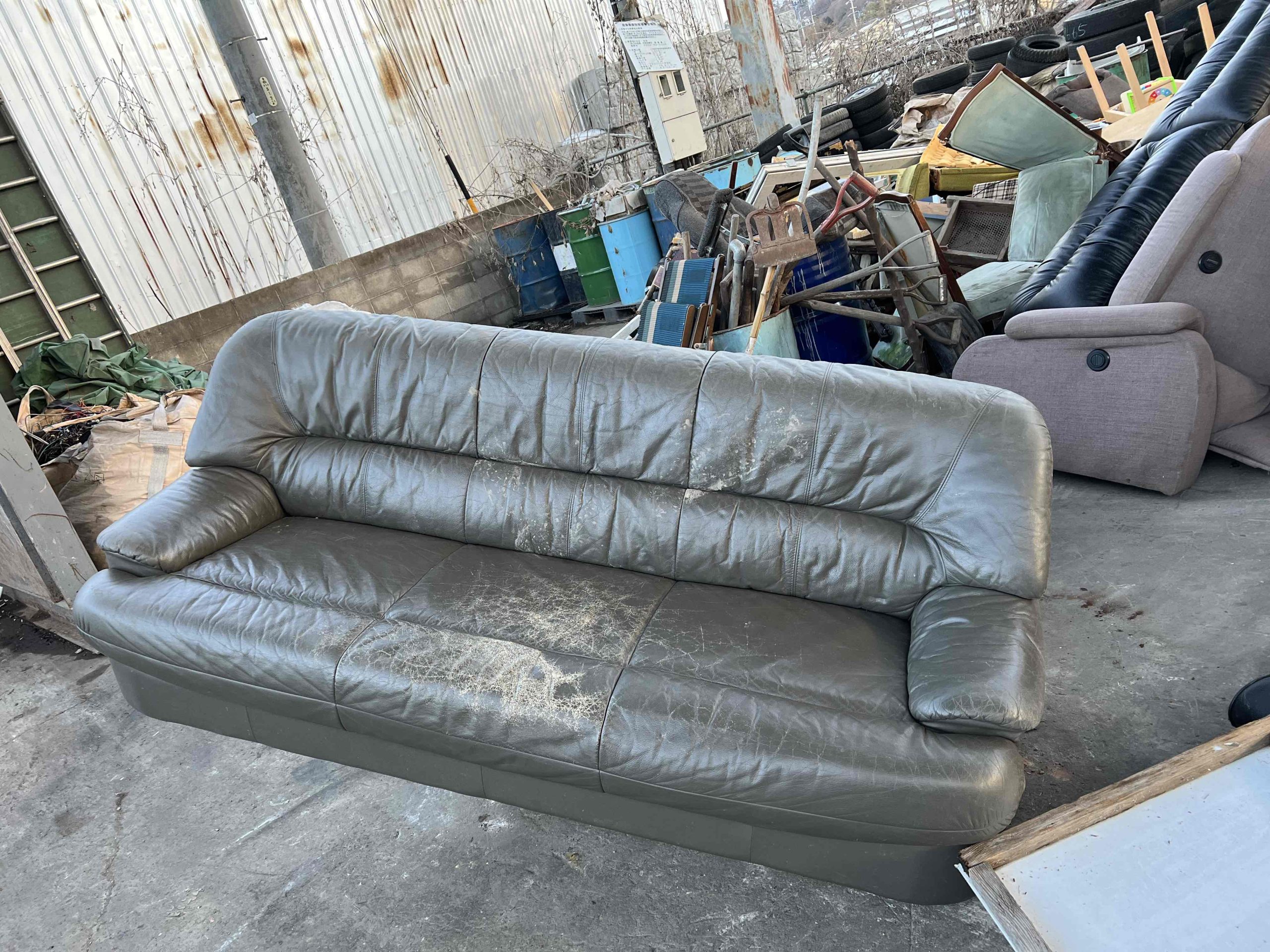 バロック様式 黒 レザーソファ 引取柏市 バロック様式 黒 レザーソファ