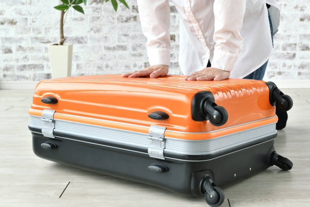 スーツケースの捨て方５選｜分解不要の捨て方や料金相場を解説